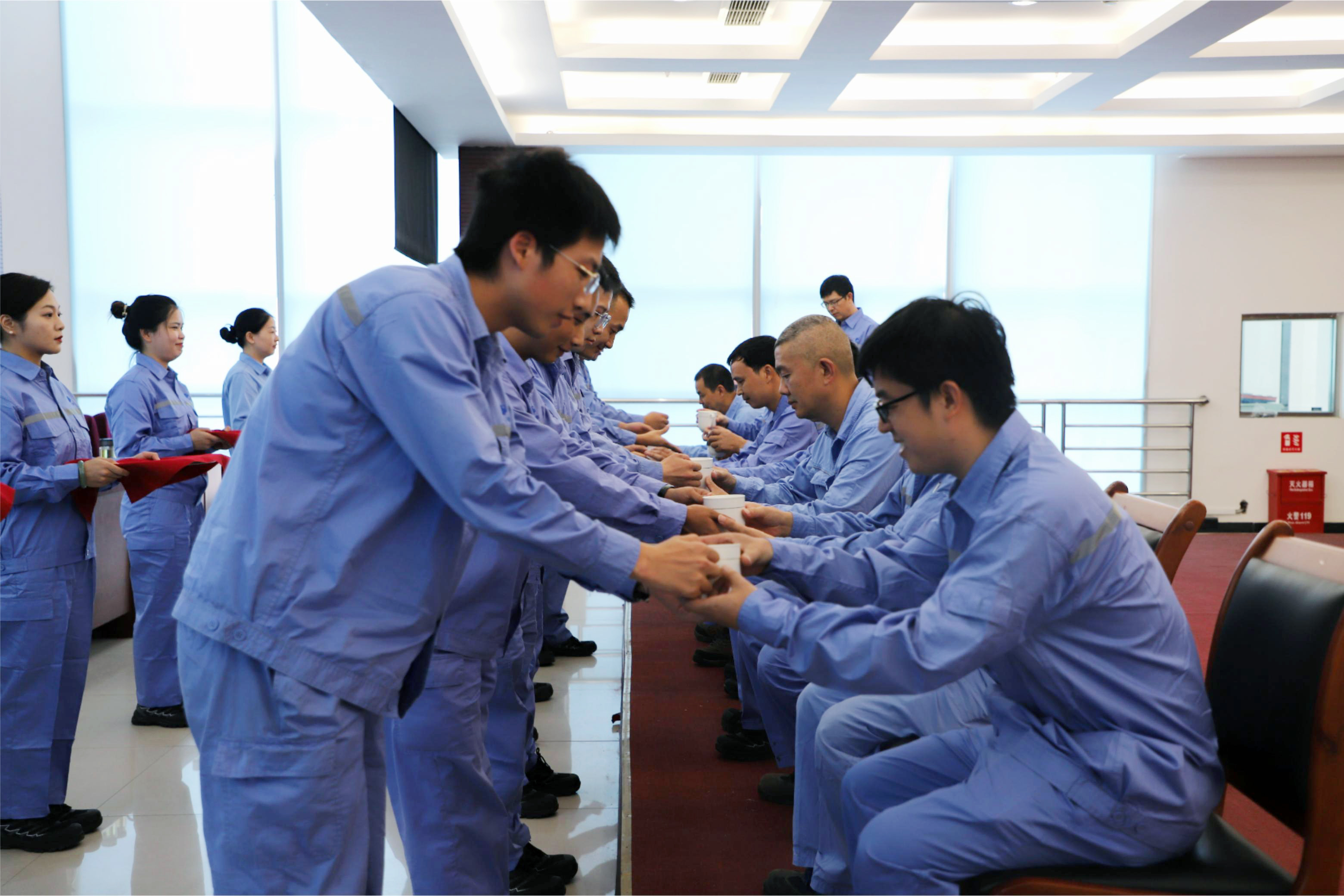 师徒向未来：美丰化肥举行拜师仪式